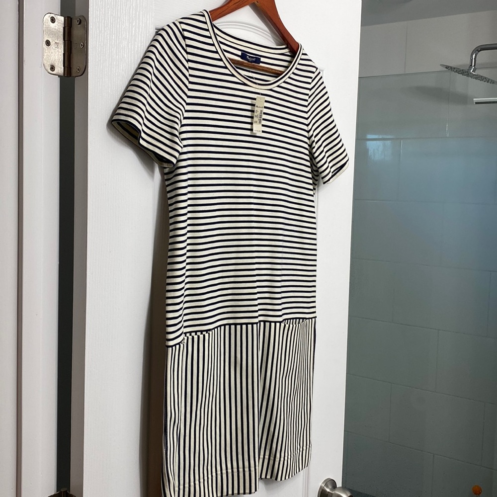 Madewell striped pocket dress. White and black stripes. Never worn.Tags attached